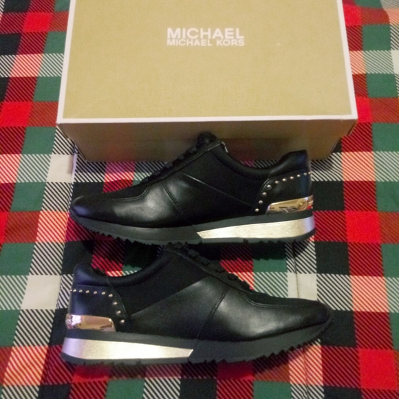 Michael Kors Allie Wrap Trainer - Picture 11 of 12